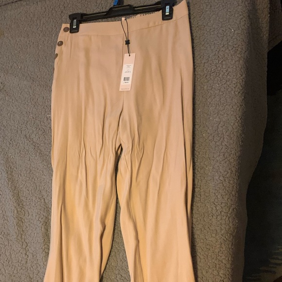 BCBG linen pants in size small NWT. - Picture 10 of 12